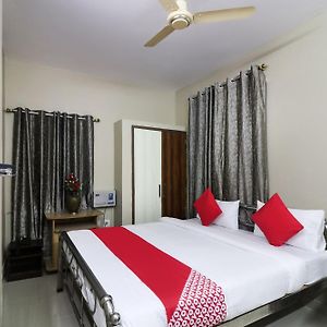 Hotel O Royal Holiday